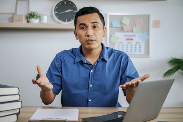 Pemilik Bisnis Bingung